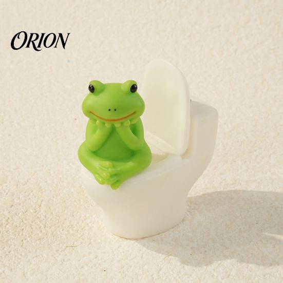 Cute Desk Decompression Ornaments 2Pcs Resin Meditation Pig And Frog Figurines, Funny Toilet Animal Ornament for Desktop Exquisite Crafts Decor