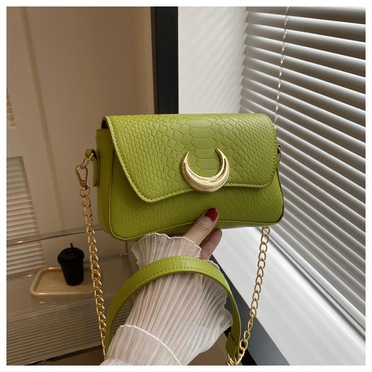 

Модная летняя маленькая сумка женская 2024 новая в иностранном стиле простая сумка-багет через плечо текстурная сумка-мессенджер маленькая квадратная сумка зелёный