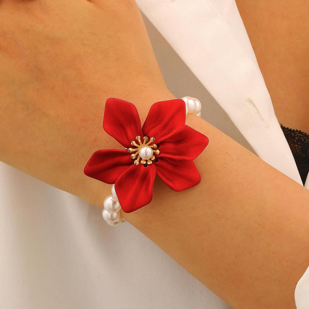 Schickes Schmuckset mit künstlichen Perlenblumen: Halskette, Armband, Ring & Ohrringe
