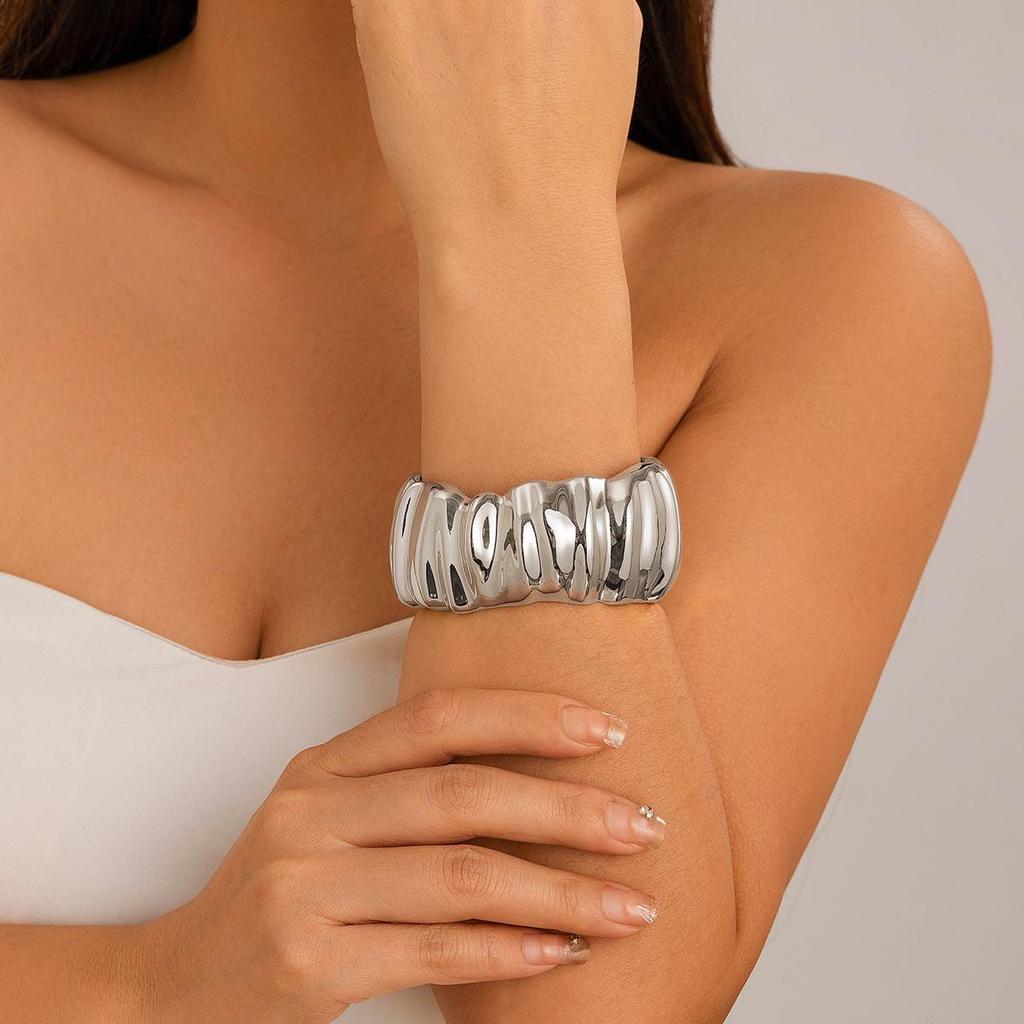 Metallic Water Drop Open Bangle – European and American Fashion Trend