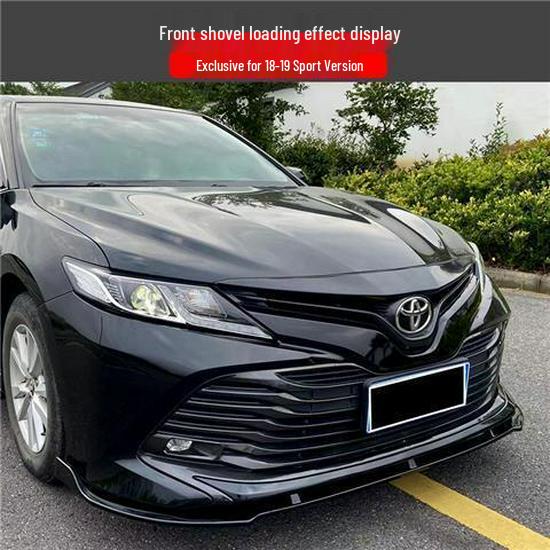 Zadný difúzor Toyota Camry 2018-2022 s navigačnými svetlami