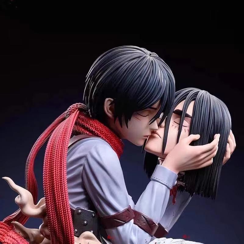 

Attack Titan Anime Figure Allen Jaeger Mikasa Ackerman Action 22Cm Statue Last Kiss Model Ornaments Collection