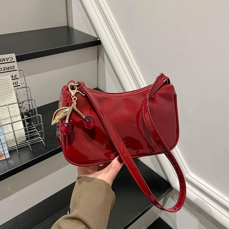 Niche popular single shoulder armpit small bag spring and summer new simple messenger bag fashionable versatile handbag women