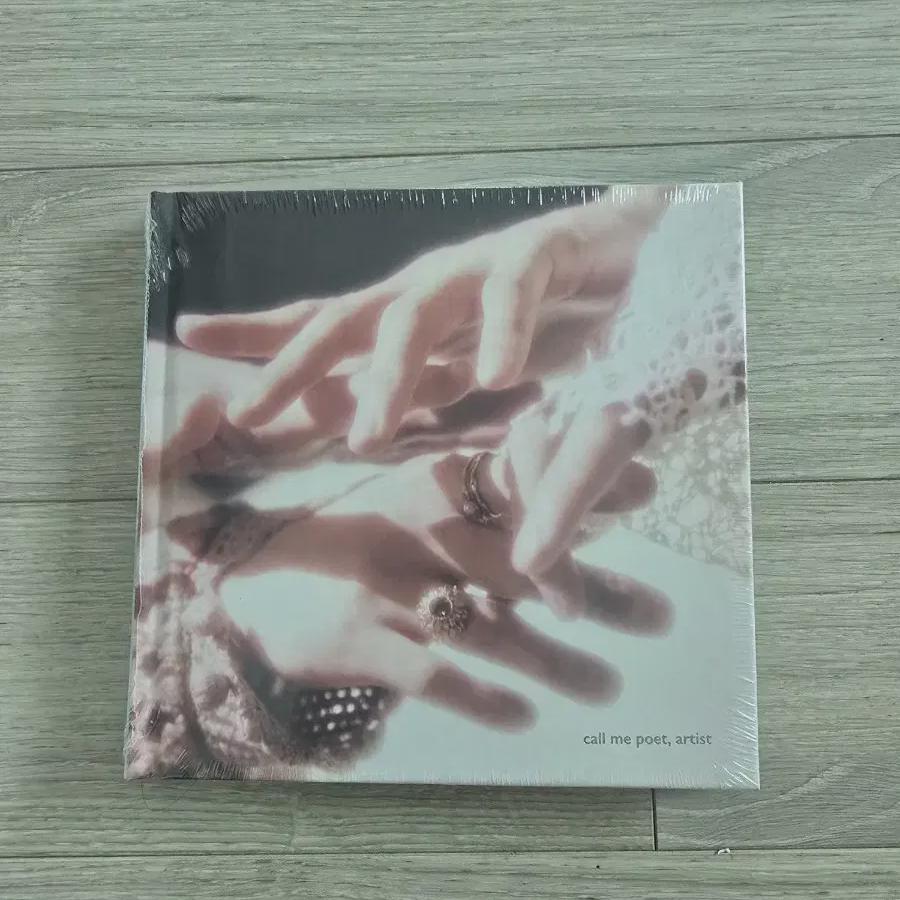 

SHINee Поэт, Поэт Артист Альбом Запечатан