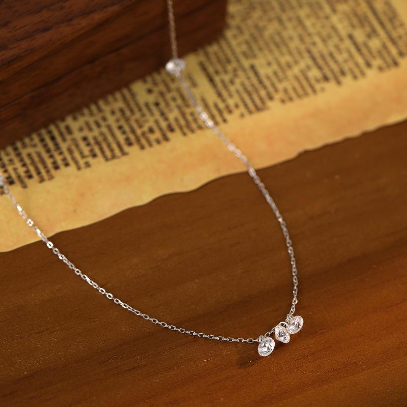 925 Sterling Silver Simple Shining Three Zircon Pendant Necklace for Women French Style Light Luxury Wedding Party Jewelry