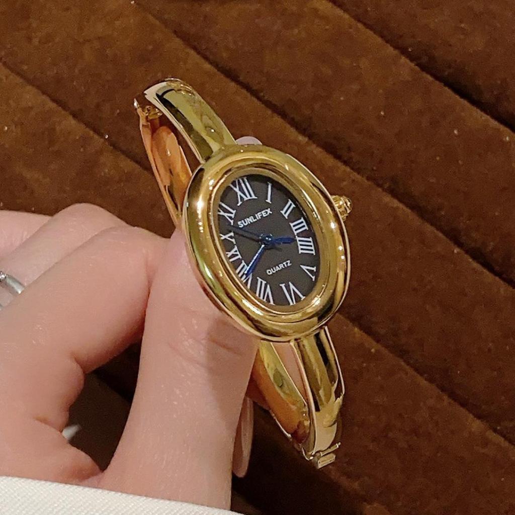 SUNLIFEX Women's Cartier-Style Quartz Watch with Roman Numerals and Bracelet Design