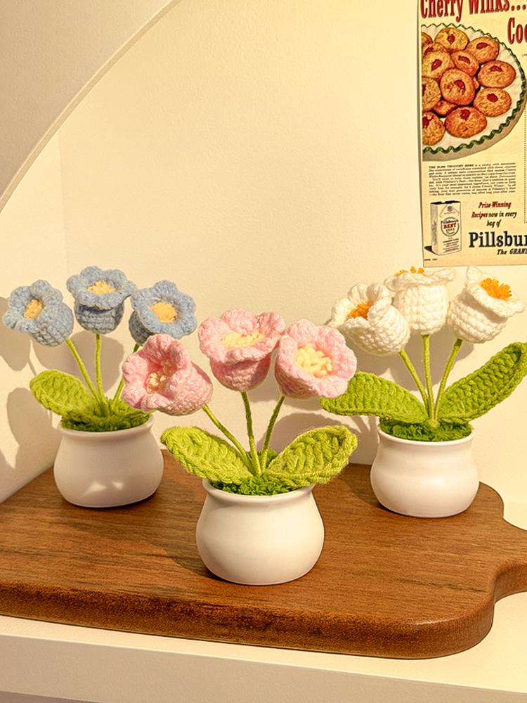 Sunflower Hand-Knitted Woolen Yarn Bouquet - Small Decorative Gift for Home