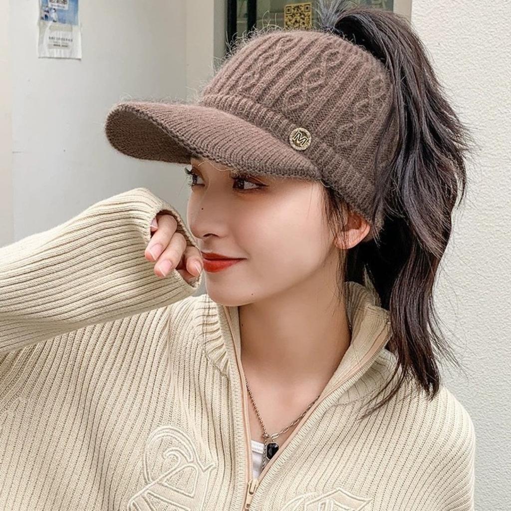Autumn and Winter Warm Hollow Top Hat, Thickened and Can Tie A Ponytail To Prevent Cold, Ear Protection Knitted Hat, Fashionable Duckbill Hat