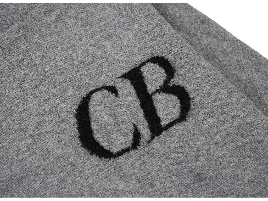 Unisex Trendy Logo Knit Sweater & Casual Shorts Combo