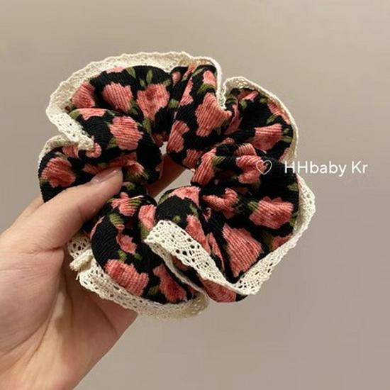Pastoral French Retro Floral Lace Scrunchie: High-End Hair Tie Accessory for Women 2023.