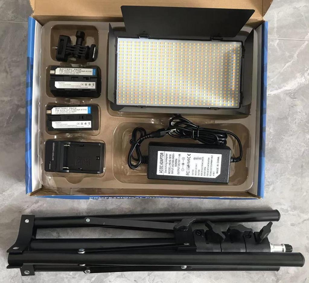 Tragbares LED600/800-Fülllicht für Studio, Fotografie, Influencer-Videos und Beauty-Shots.