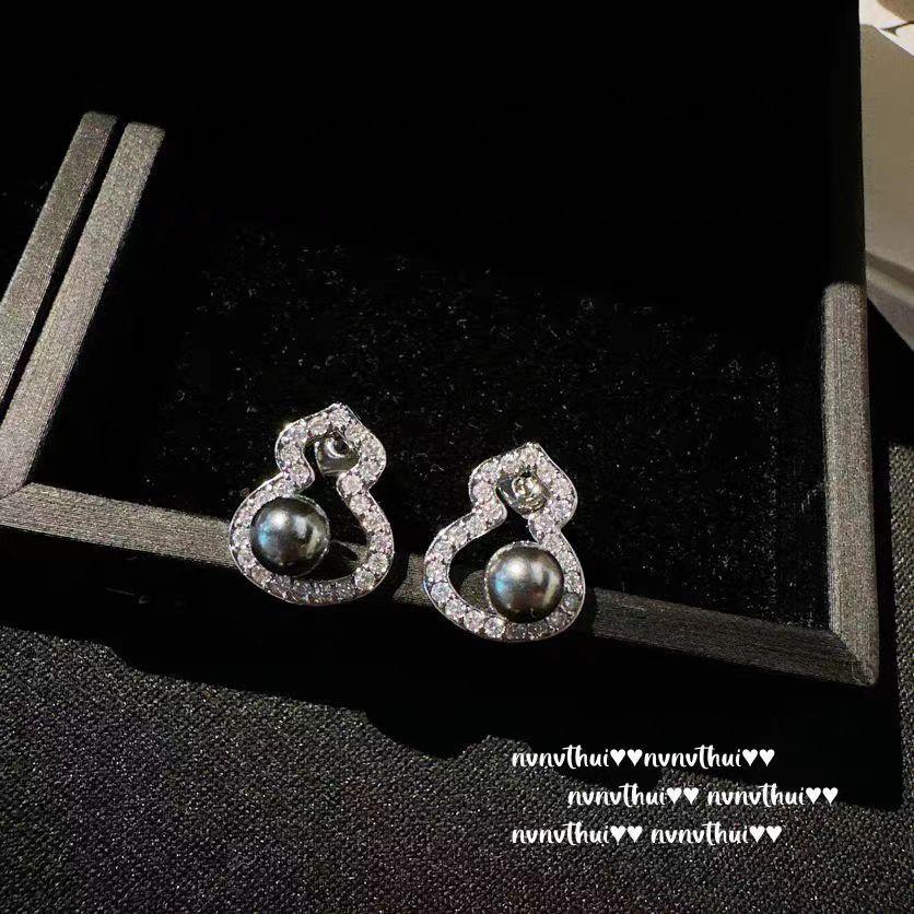 

Gourd stud earrings Gourd necklace earrings set Silver needle Fulu pearl flash diamond Simple temperament Versatile