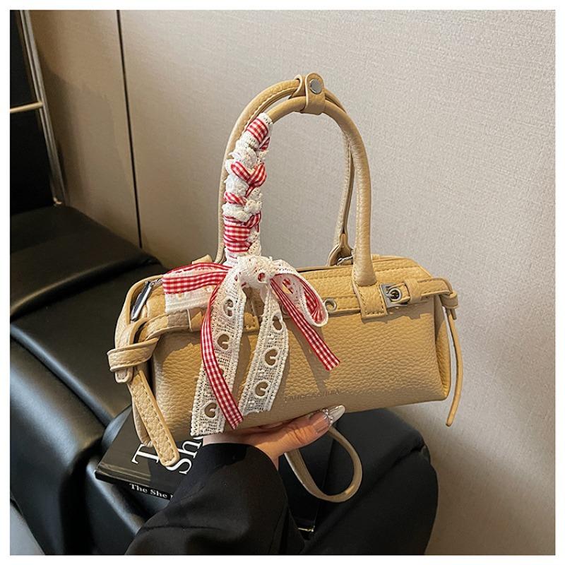 Premium Commuter Small Bag Women's New Versatile Messenger Bag Fashion Portable Pillow Bag Baguette Bag