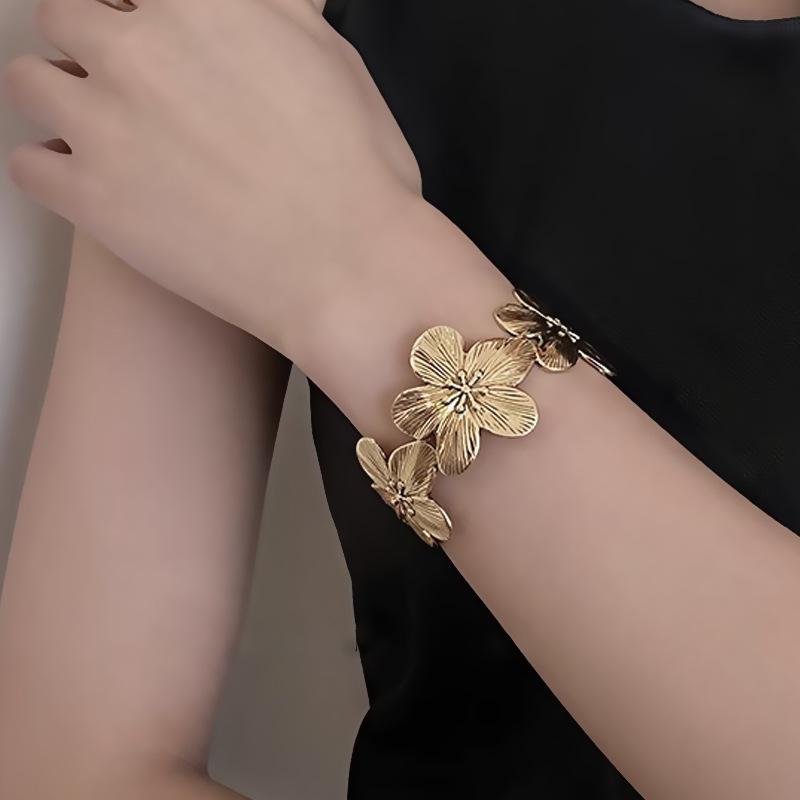 Meier Palace style petal opening titanium steel bracelet opening classy feel