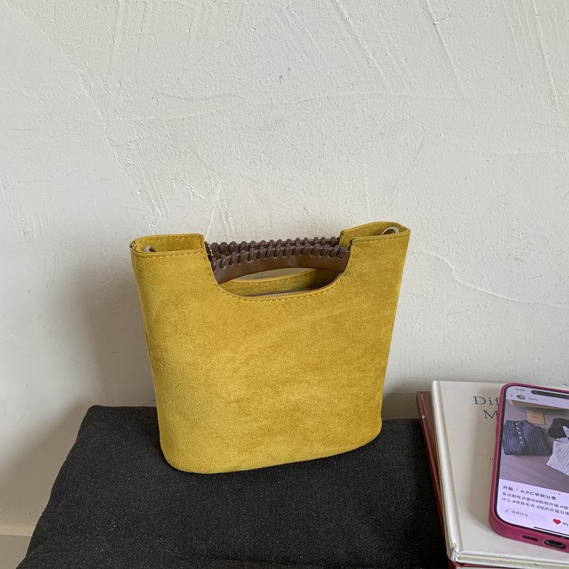 Niche Bag Women's Fashion Retro High-end Shoulder Bag Commuting Versatile Messenger Bucket Bag