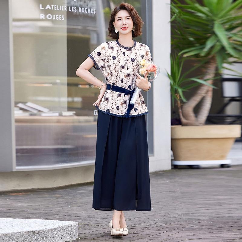 

2026 Elegant Summer Short-Sleeve Two-Piece Set for Mid-Aged Women, Stylish Clothing for Mothers in Their 40s and 50s 5XL [150-165 lbs]