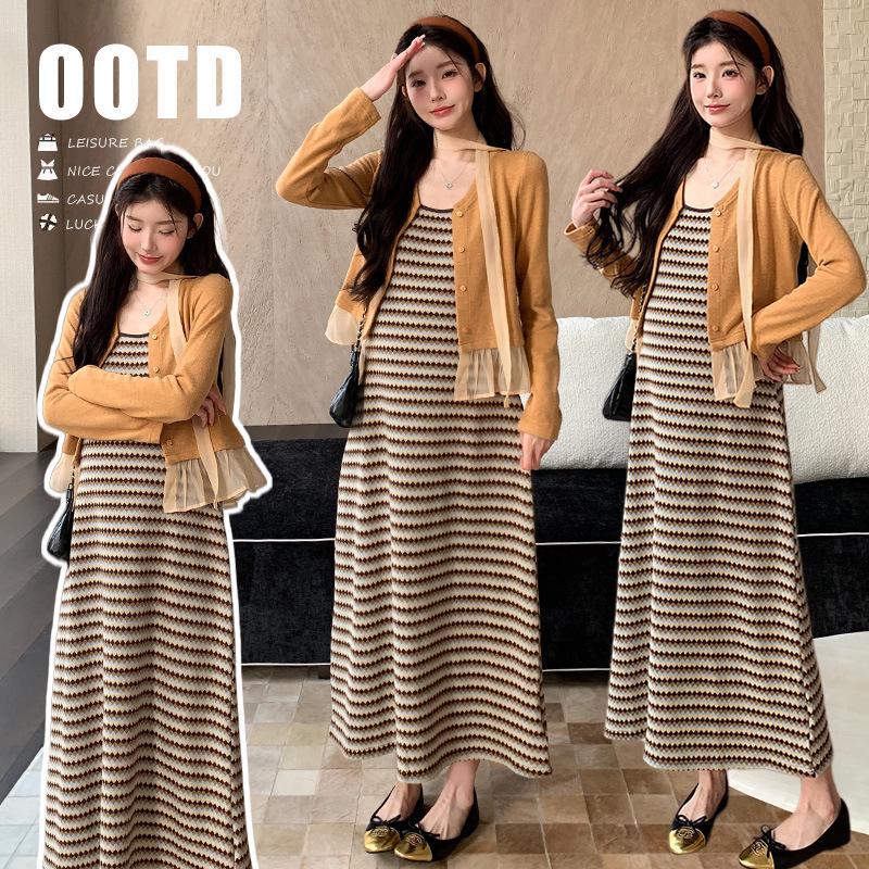 2026 Spring/Summer Korean Maternity Striped Knit Dress & Ruffle Cardigan Set M