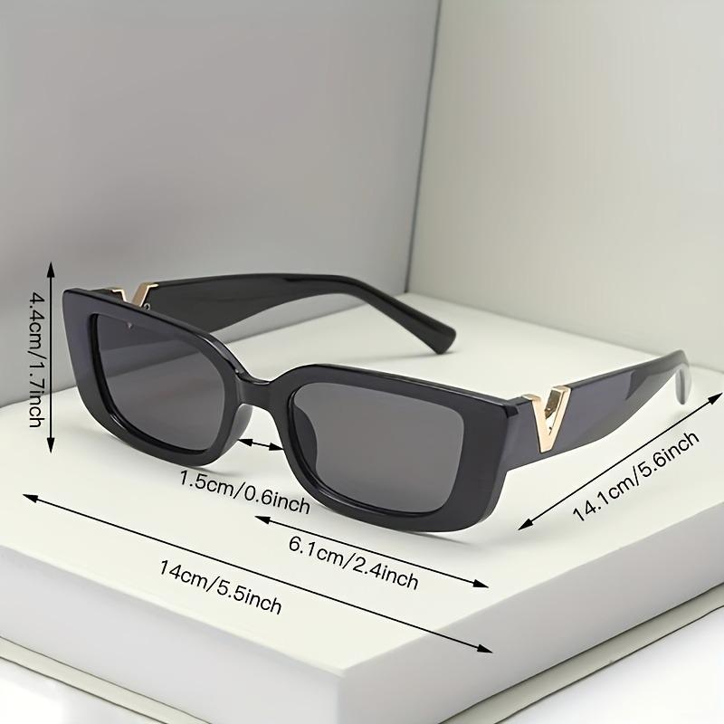 Sada 4 kusů Černý Plný Rám Detaily ve tvaru V Pánské a Dámské Ležérní Chic Doplňky Trendy Brýle Vysoce Kvalitní Čočky