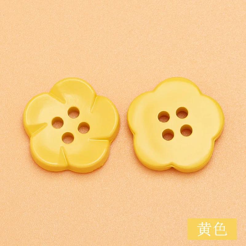 10 Stück Harzblumenknöpfe 18mm Farbe Kleidung DIY Dekorativer Knopf Pullover Vierloch Handgenähter Knopf Für Bekleidung Nähen