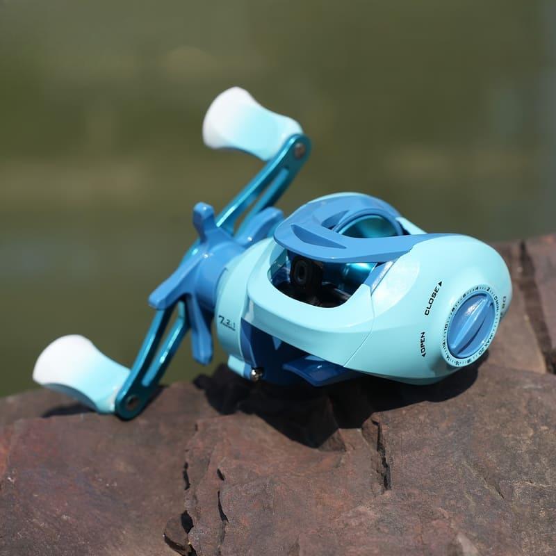 Spinning Fishing Reel Light Blue Aluminum Ergonomic Handle Smooth Drag System Suitable for Fresh and Saltwater Fishing Durable Fishing Tackle