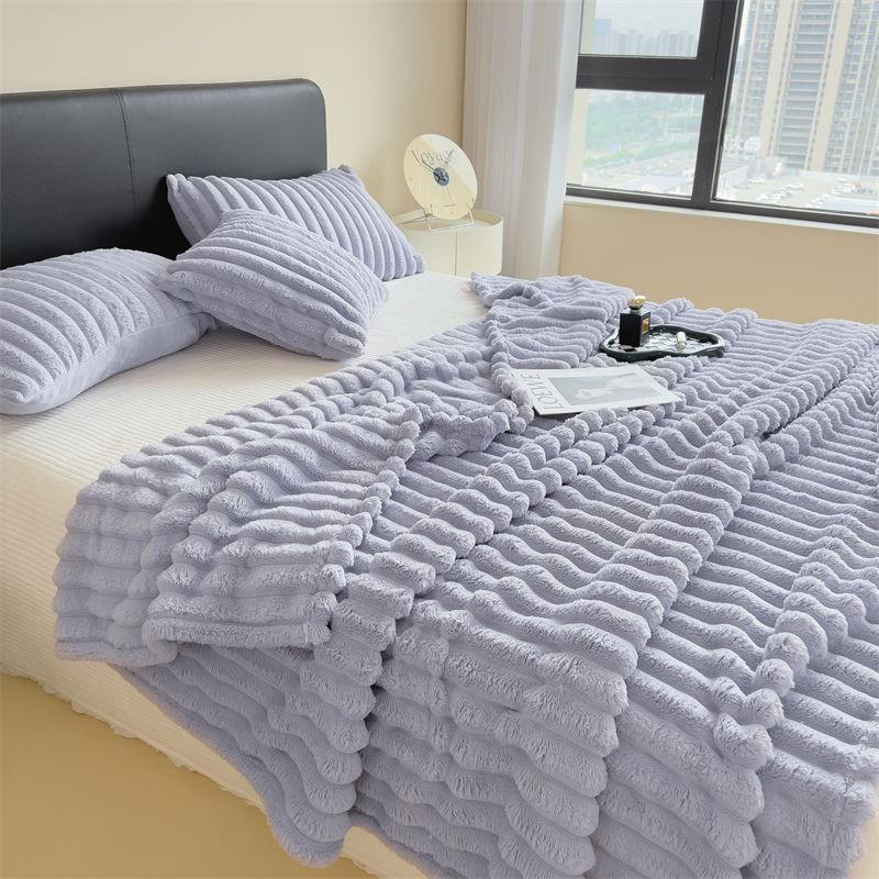 Office Nap Blanket With Solid Color Striped Design For Spring Autumn Relaxation