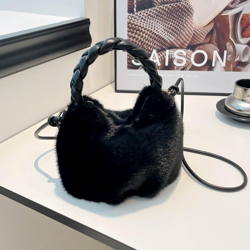 

Fluffy Texture Vwrastile Crossbody Bag Women Winter Fashi Furry Bucket Bag with Braided Leisure Handle Shoulder Storage Bags чёрный
