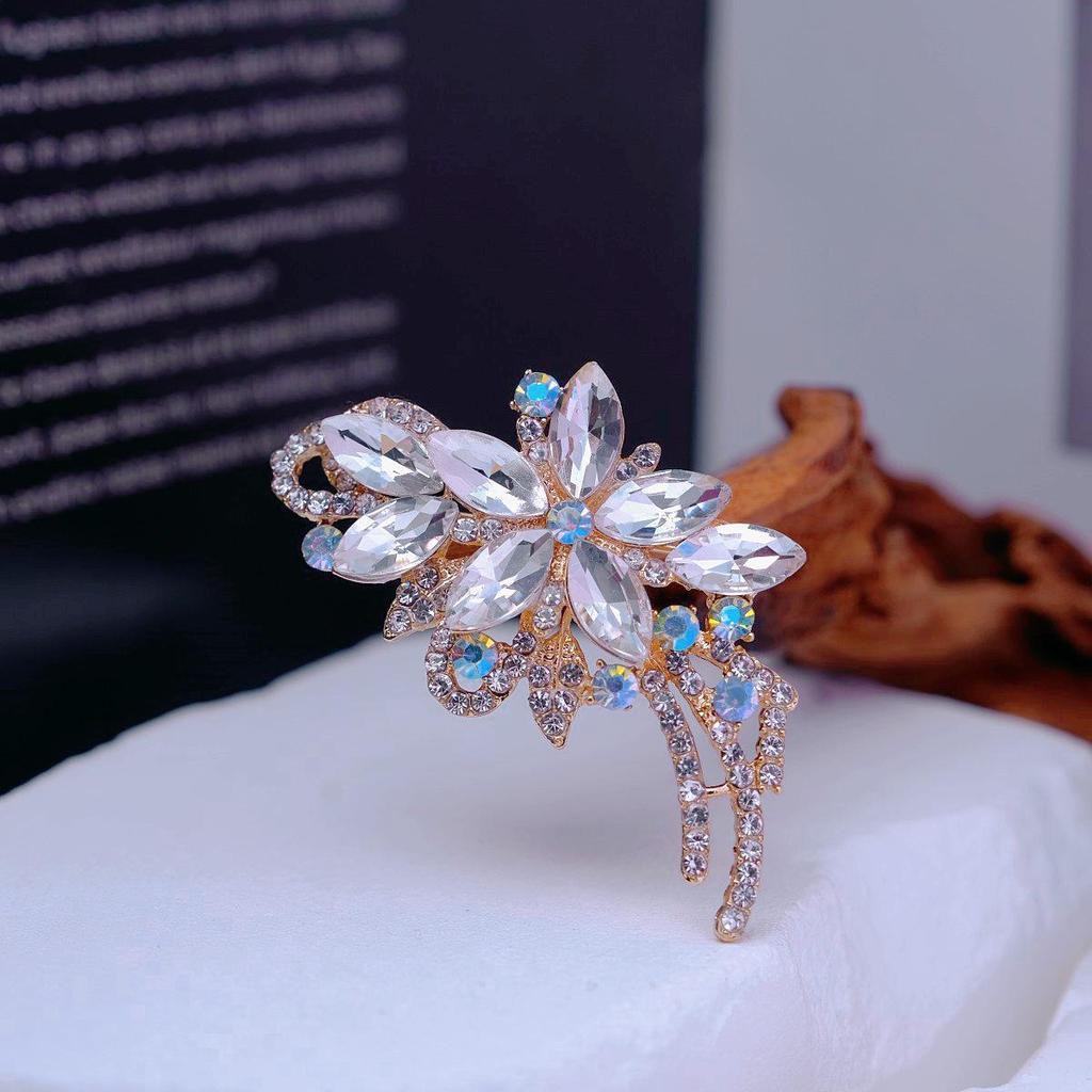 Elegant Women's Crystal Brooch: Anti-exposure Corsage Pin with Diamond Accents