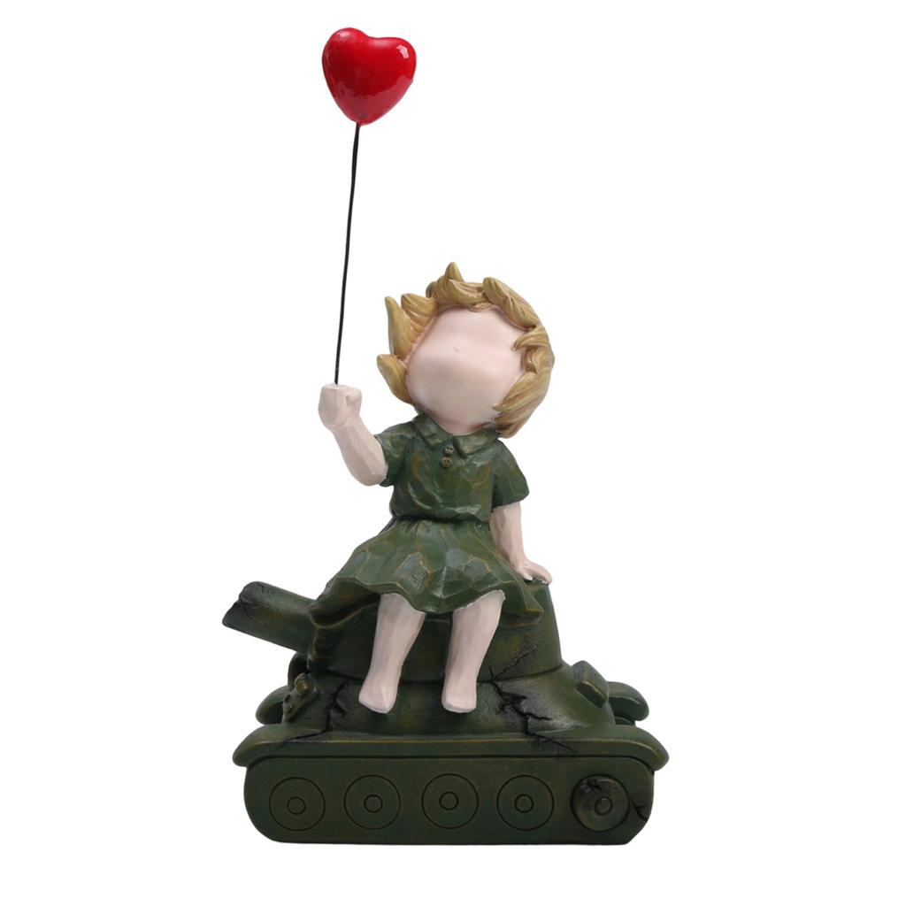 Artistic Sculpture Desktop Ornaments, Resin Children And Heart Shaped Decorations, Suitable For Home, And Bookshelf Decoration.