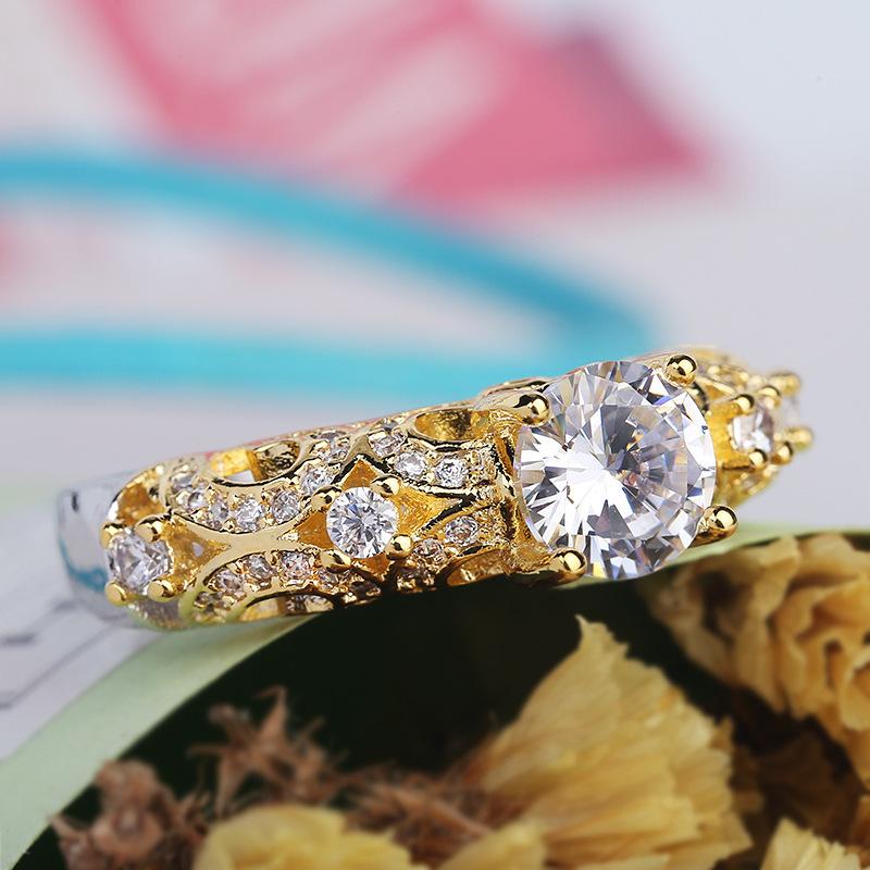 Jewelry Electroplating Points Gold Court Hollow Four Claws Inlaid Imitation Diamond Ring Women'S Exaggerated Ring