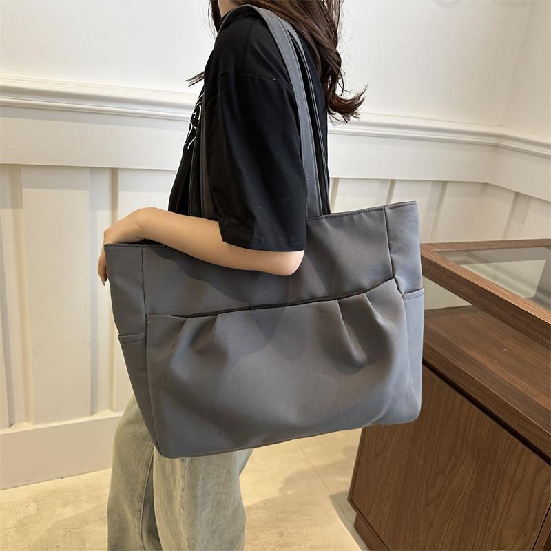 2024 Fashionable Large Capacity Canvas Tote Bag Stylish Commuter Shoulder Bag In White Gray Black Khaki Colors