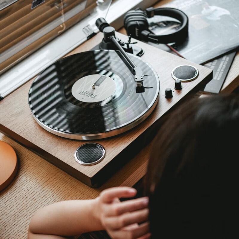 Syitren MANTY 3rd Gen Retro Vinyl Player