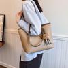 Retro large-capacity bag women's 2026 new fashion niche tote bag shoulder armpit bag