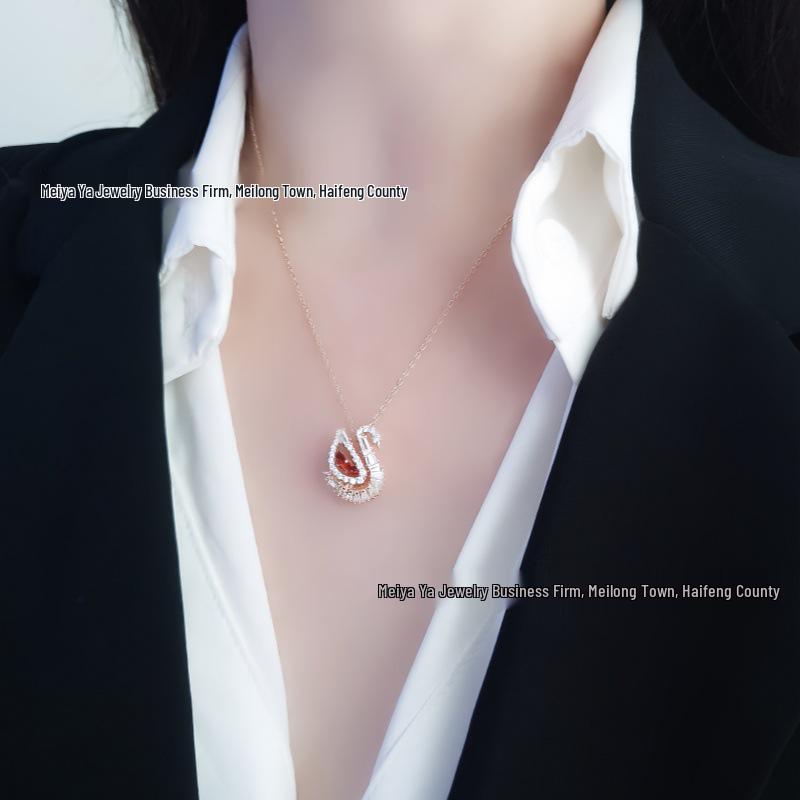 Set de bijuterii Shijia Lebădă: Colier Lebădă Albastră & Cercei Lebădă Roz cu Lanț Claviculă la Modă