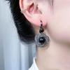 Boucles d'oreilles Puces Fleur Noire Sophistiquées | Design de Niche Haut de Gamme | Accessoire Féminin Style Froid 2026