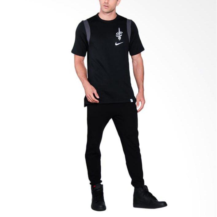 Nike T Shirts Men's Black Crew Neck Moderate Straight Fit 859668-010