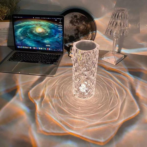Ny 16-farger Touch-fjernkontroll Switch LED Crystal Bordlampe Diamond Rose Nattlys Atmosfære Nattbord Bar Art Decor