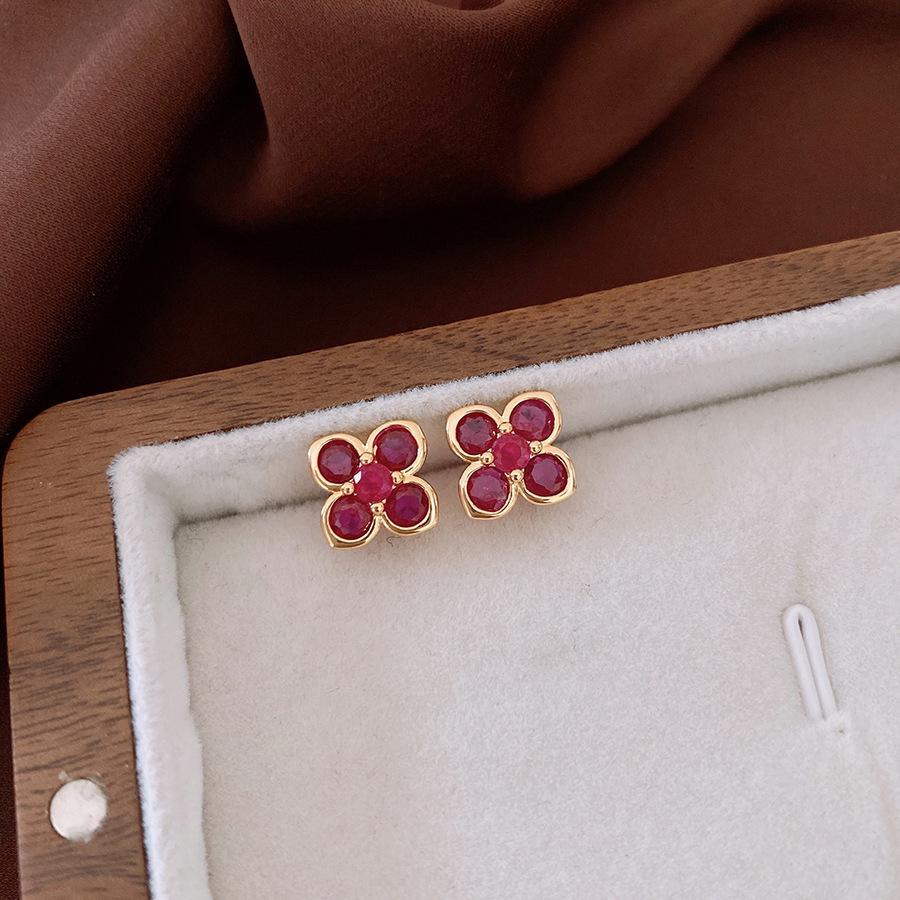 

Винтажные ретро серьги-пусеты Серебряная игла - Элегантные, универсальные, высококлассные серьги в придворном стиле.