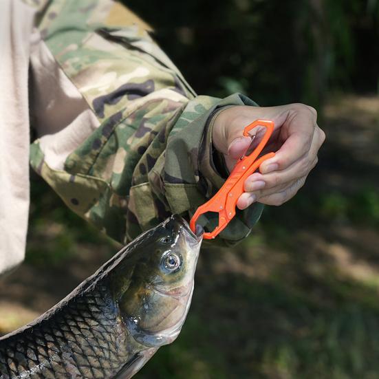 2/4Pcs Outdoor Camping Glove Clip Heavy Duty Portable Construction Work Glove Holder Towel Hat Hiking Fishing Gear Clamp Hanger Keeper Grabber
