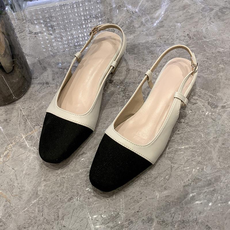 Xiaoxiangfeng Baotou sandals are popular in spring and summer. The new mid-heel color matching buckle thick heel single shoes are empty high heels.