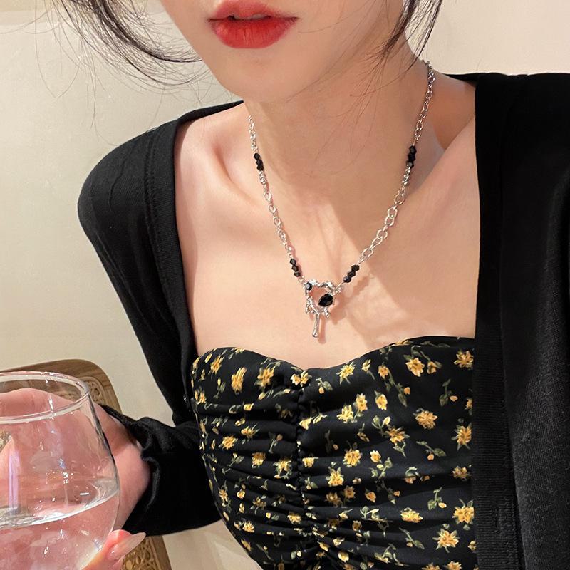 2025 Women's Japanese-Korean Style Necklace: Sweet Cool Love Sweater Chain with High-Grade Metallic Clavicle Design