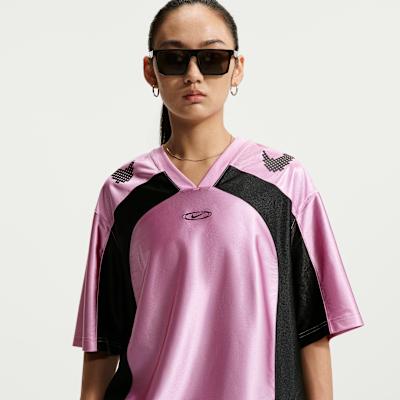 Nike T Shirts Women s Pink V Neck M