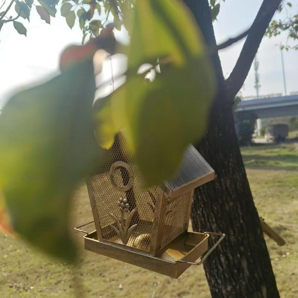 Hummingbird Feeder: Creative Metal Birdhouse for Outdoor Hanging