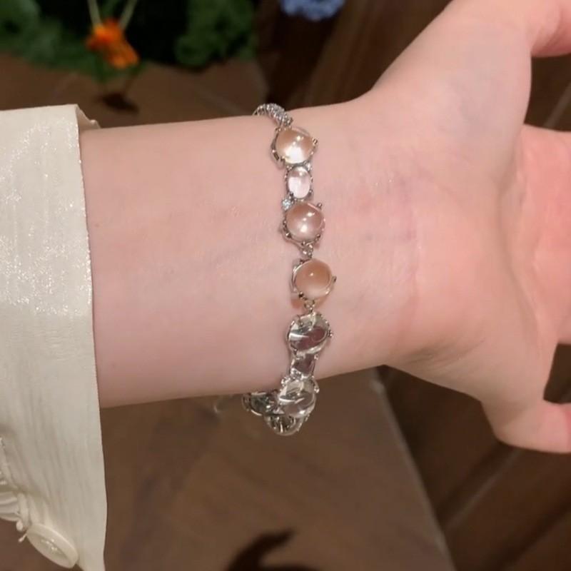 Copper Zircon Asymmetric Bracelet For Women With Geometric Design And Elegant Style