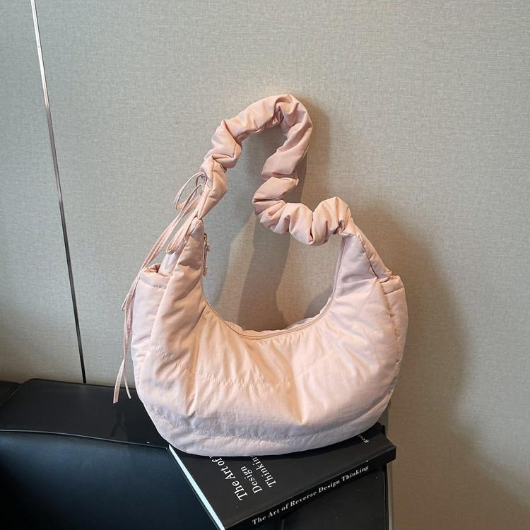 Gefaltete Knödeltasche Damen Sommer neu trendige Mode leichte Wolkentasche lässige Pendler Achsel-Umhängetasche