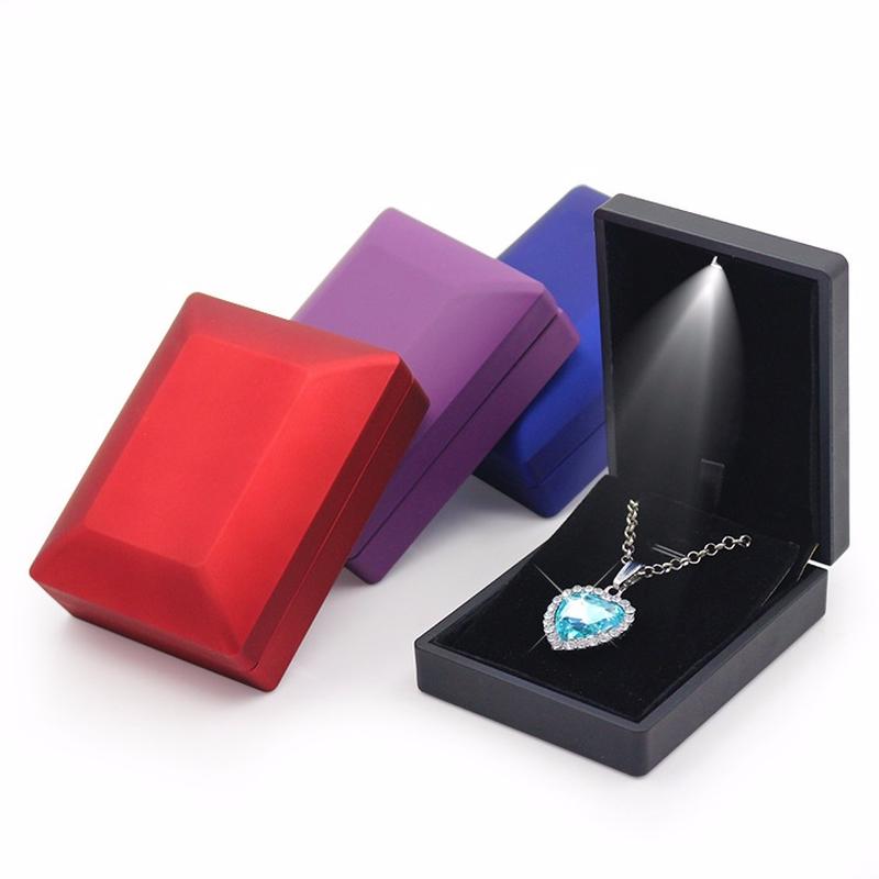 

A Simple Style Ring Box with LED Design Ring box чорний