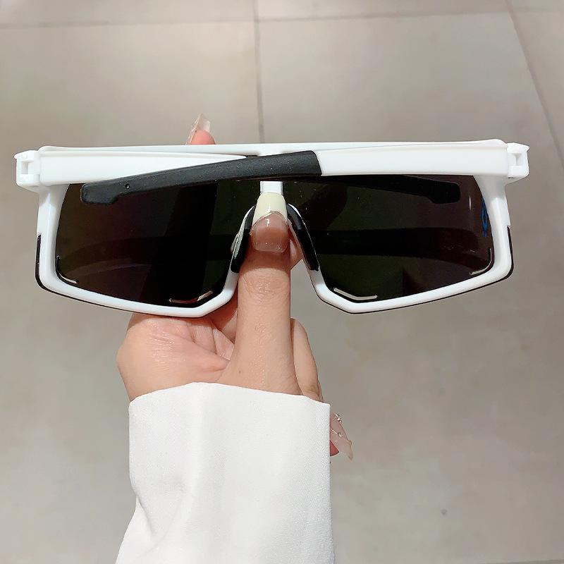 Oversized Sport Goggle Sunglasses Women For Men Luxury Brand Designer Sun Glasses Vintage Punk Ski Cycling Windproof Eyeglasses