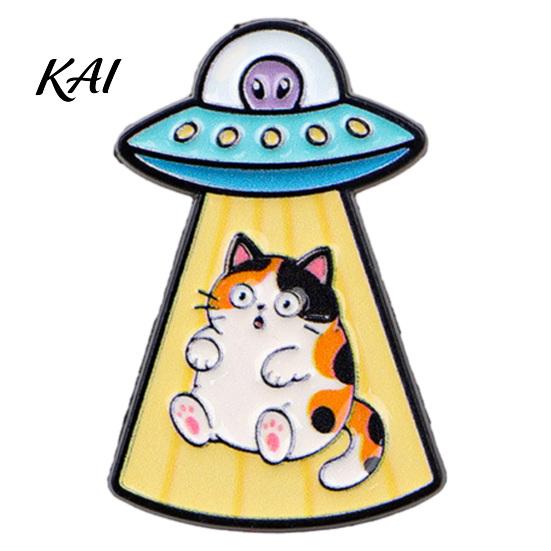 Cartoon Katze Brosche Emaille UFO Metall Brosche, Aliens Raumschiff Kätzchen Abzeichen Pin, Kleidung Tasche Schals Hut Zubehör für Männer Frauen Reversnadel