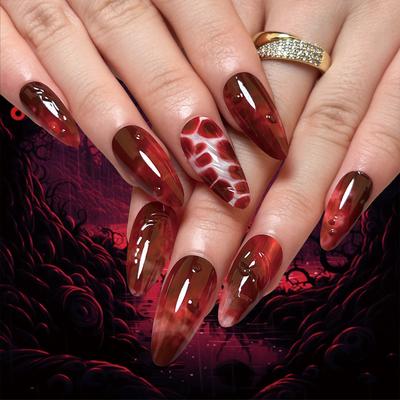 Evropská a americká populární halloweenská krátká mandlová manikúra 3D krvavě červené rozmazané nehty umělé nehty