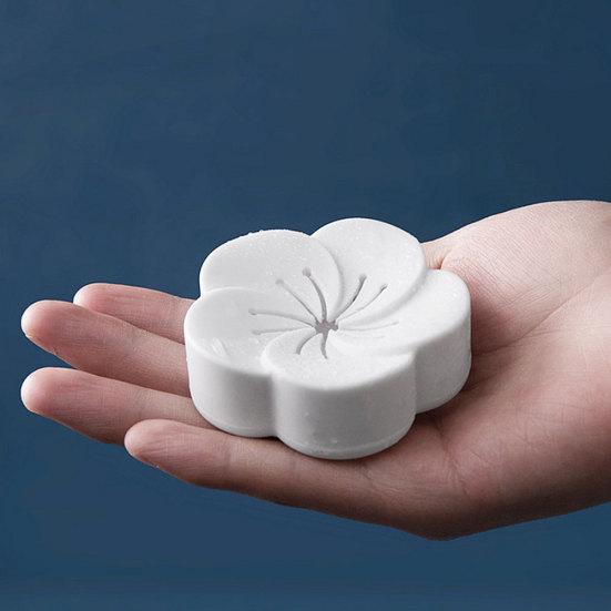 Flower Shape Home Toilet Wardrobe Eliminate Odors Air Fresh Aromatherapy Box Sale Goods