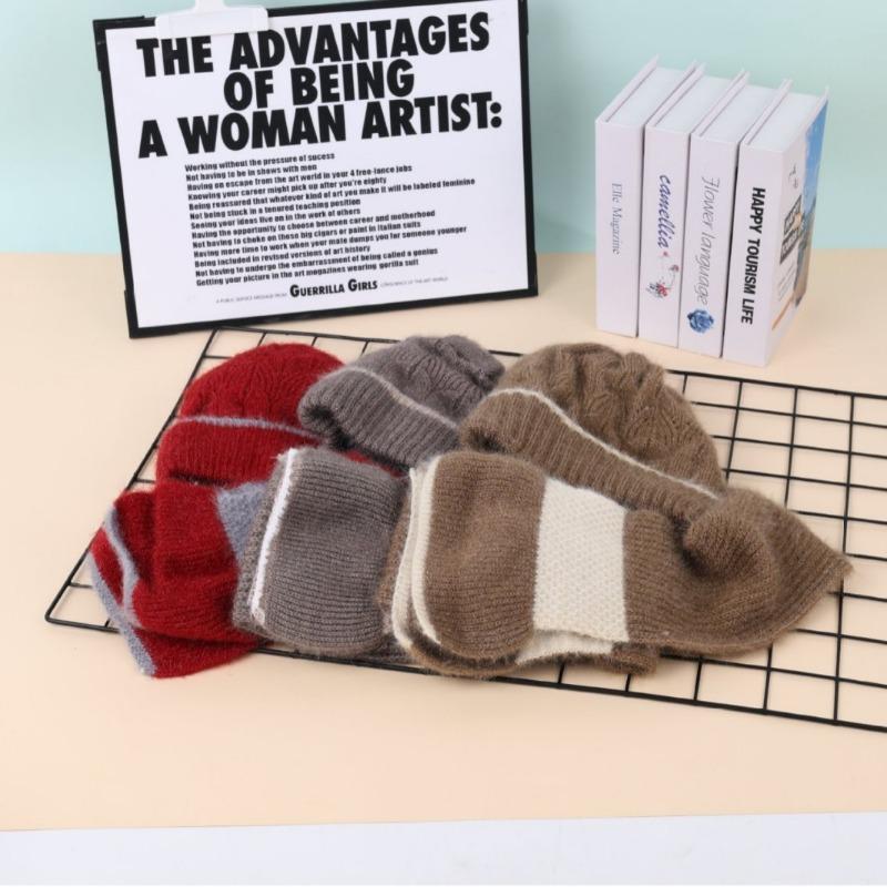 Fleece hat, scarf, integrated knitted hat, mother ear protectors, headgear, cycling thermal neck protector, women